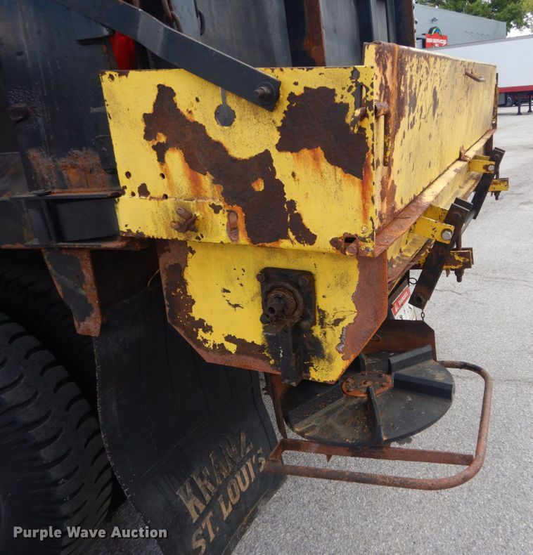 image for item IT9078 1997 International 4700  dump truck