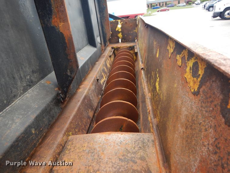 image for item IT9078 1997 International 4700  dump truck