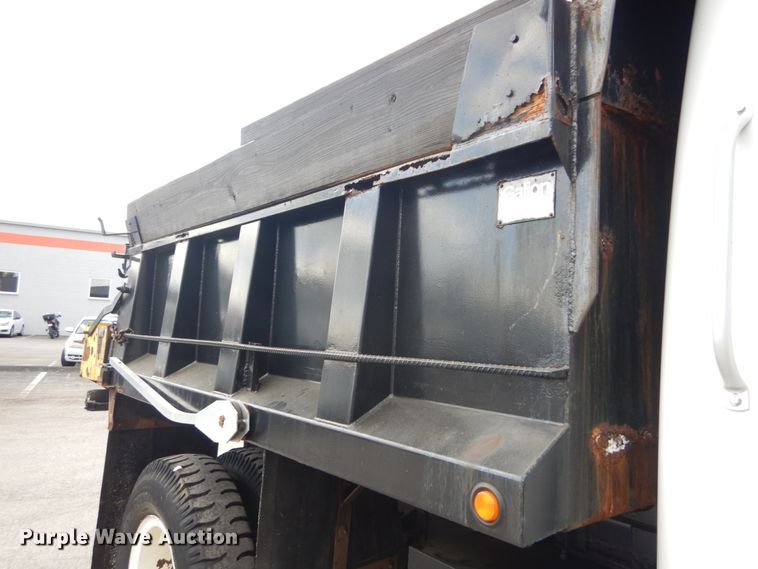 image for item IT9078 1997 International 4700  dump truck