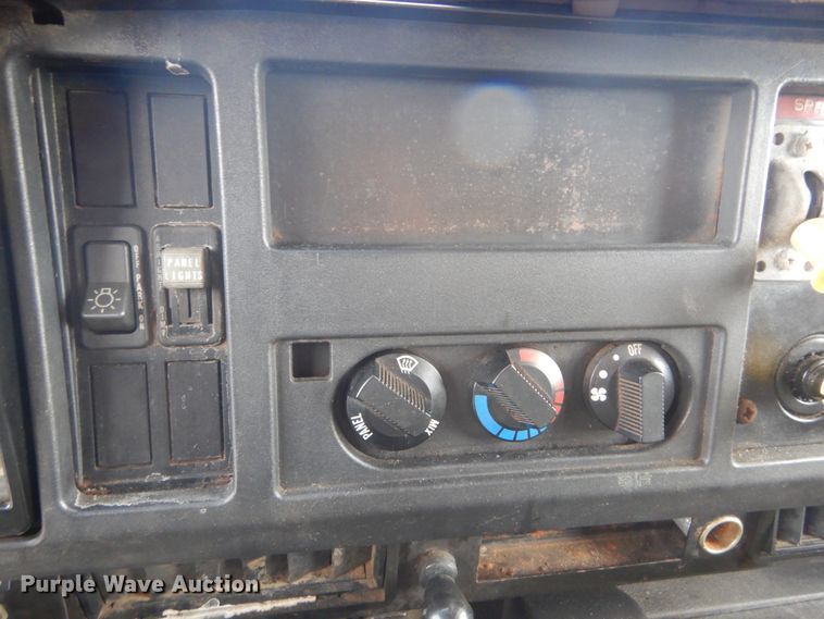 image for item IT9078 1997 International 4700  dump truck