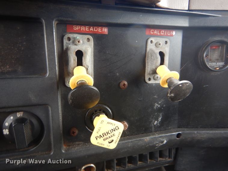 image for item IT9078 1997 International 4700  dump truck