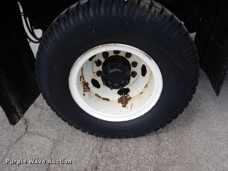 image for item IT9078 1997 International 4700  dump truck