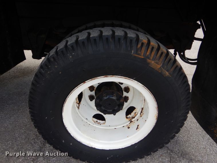 image for item IT9078 1997 International 4700  dump truck