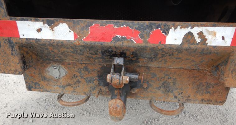 image for item IT9096 2002 International 7400  digger derrick truck