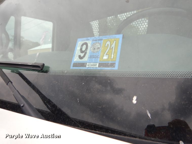 image for item IT9096 2002 International 7400  digger derrick truck