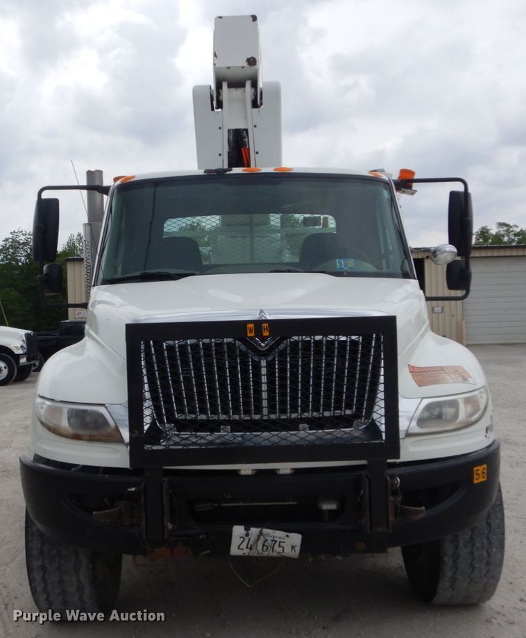 image for item IT9098 2008 International Dura Star 4400  bucket truck