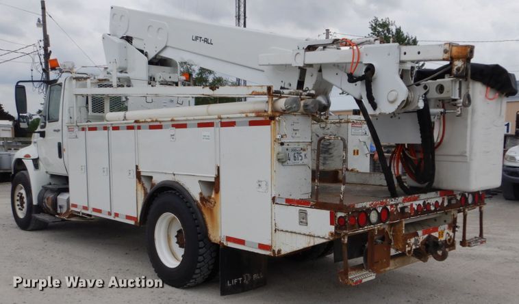 image for item IT9098 2008 International Dura Star 4400  bucket truck