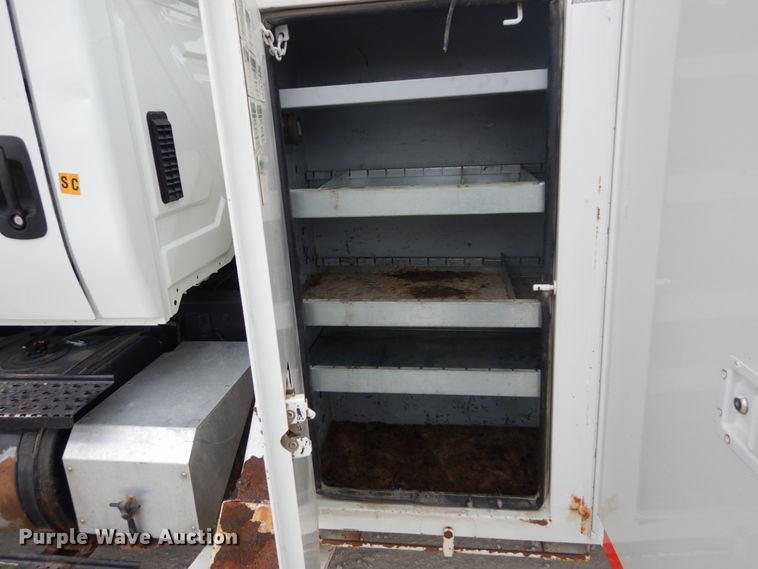 image for item IT9098 2008 International Dura Star 4400  bucket truck