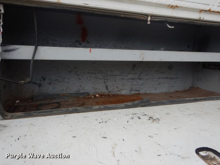 image for item IT9098 2008 International Dura Star 4400  bucket truck