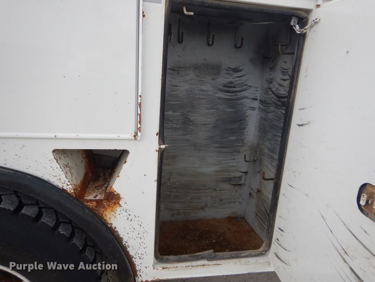 image for item IT9098 2008 International Dura Star 4400  bucket truck