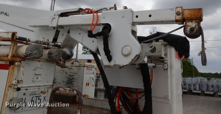 image for item IT9098 2008 International Dura Star 4400  bucket truck