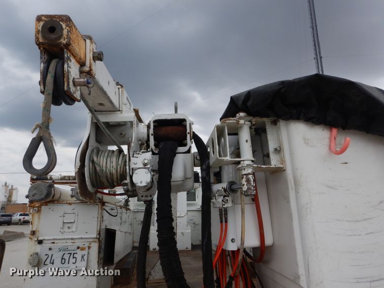 image for item IT9098 2008 International Dura Star 4400  bucket truck