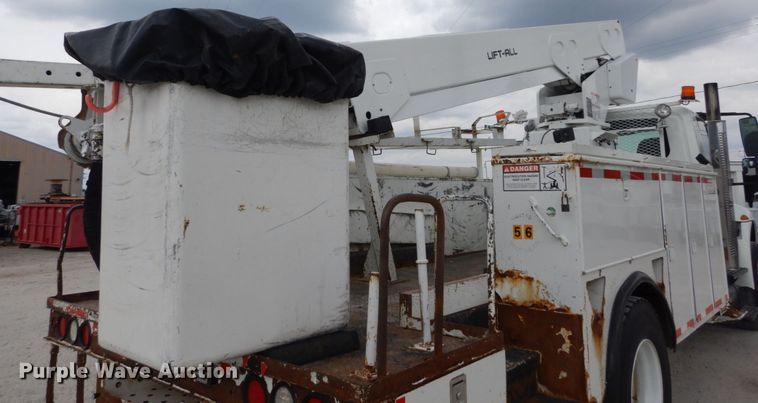 image for item IT9098 2008 International Dura Star 4400  bucket truck