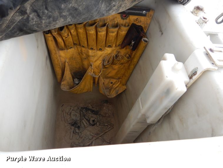 image for item IT9098 2008 International Dura Star 4400  bucket truck