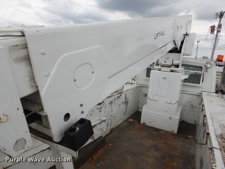 image for item IT9098 2008 International Dura Star 4400  bucket truck