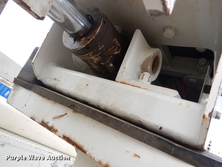 image for item IT9098 2008 International Dura Star 4400  bucket truck