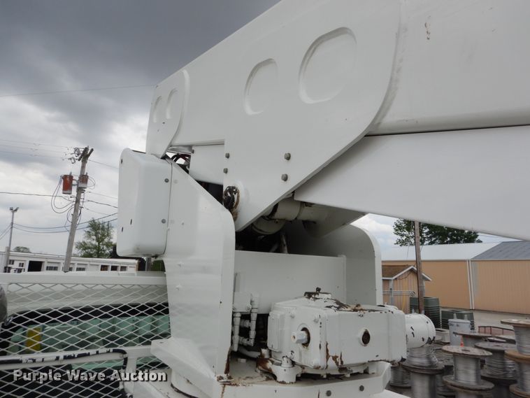 image for item IT9098 2008 International Dura Star 4400  bucket truck