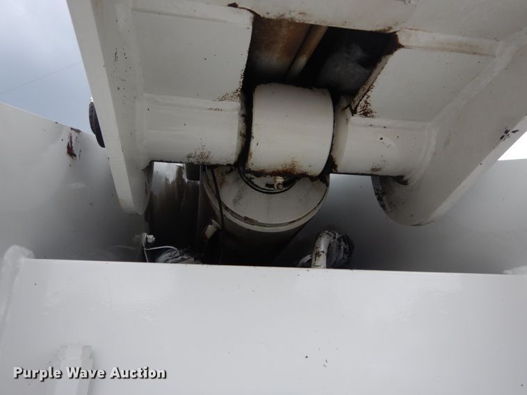 image for item IT9098 2008 International Dura Star 4400  bucket truck