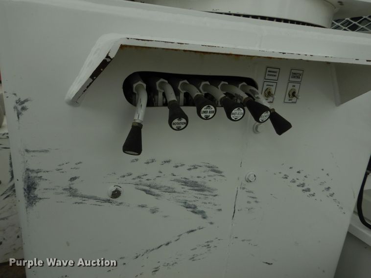 image for item IT9098 2008 International Dura Star 4400  bucket truck