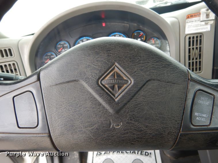 image for item IT9098 2008 International Dura Star 4400  bucket truck