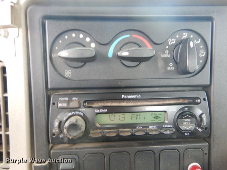 image for item IT9098 2008 International Dura Star 4400  bucket truck