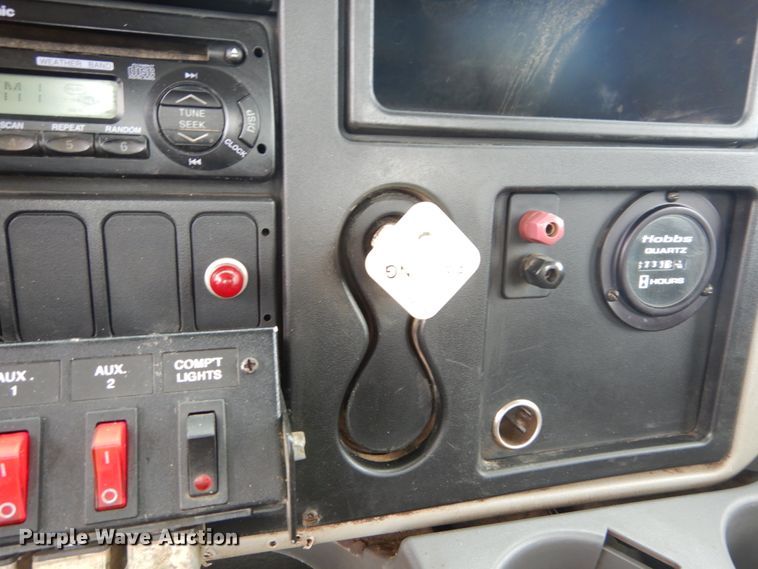 image for item IT9098 2008 International Dura Star 4400  bucket truck