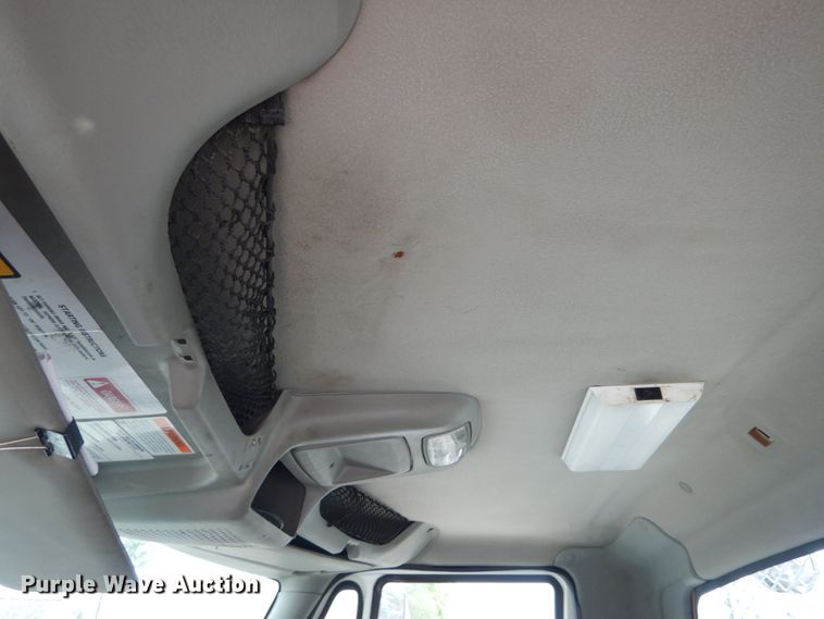 image for item IT9098 2008 International Dura Star 4400  bucket truck