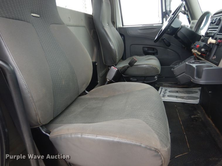 image for item IT9098 2008 International Dura Star 4400  bucket truck