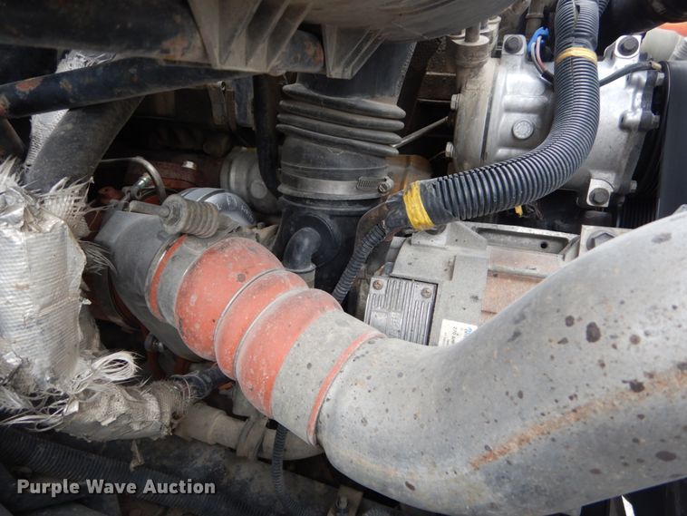 image for item IT9098 2008 International Dura Star 4400  bucket truck