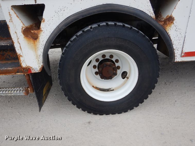 image for item IT9098 2008 International Dura Star 4400  bucket truck