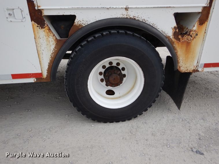 image for item IT9098 2008 International Dura Star 4400  bucket truck