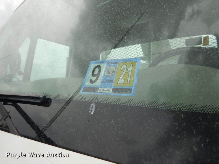 image for item IT9098 2008 International Dura Star 4400  bucket truck