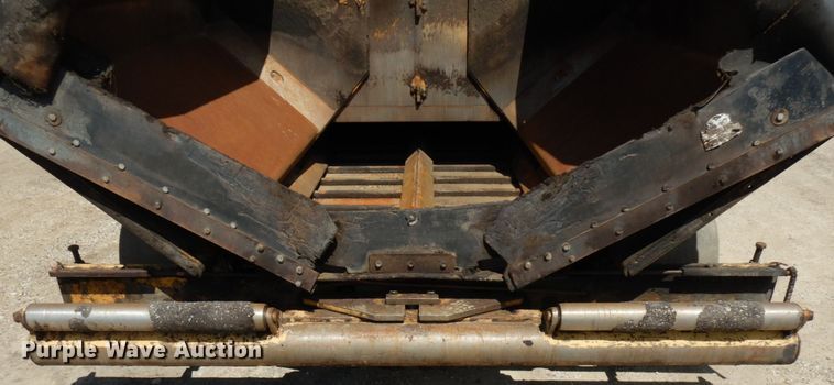 image for item IT9284 2012 Caterpillar AP1055E  paver