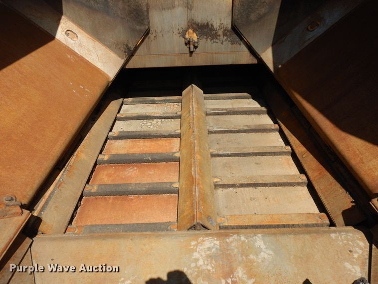 image for item IT9284 2012 Caterpillar AP1055E  paver