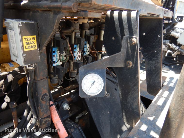 image for item IT9284 2012 Caterpillar AP1055E  paver