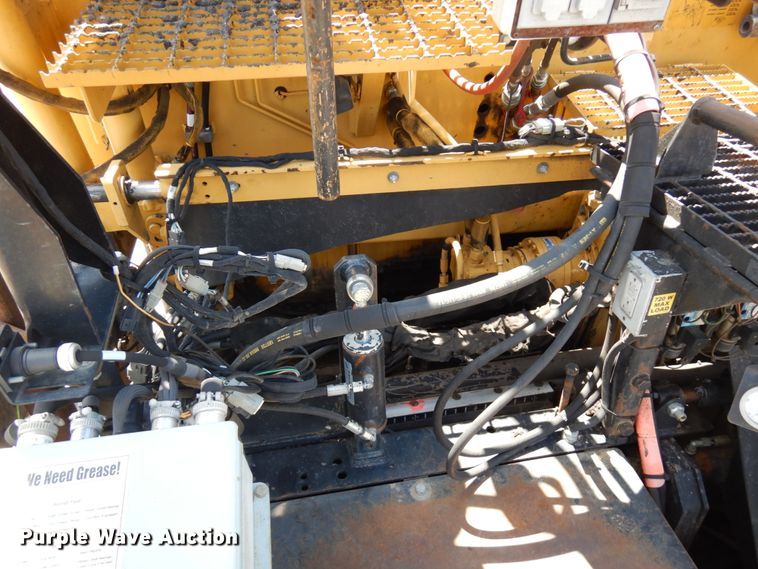 image for item IT9284 2012 Caterpillar AP1055E  paver