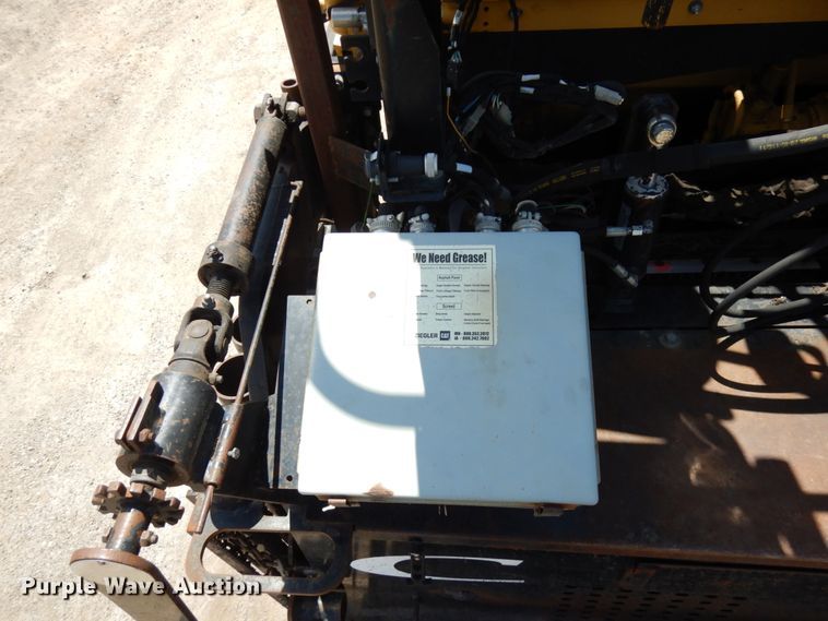 image for item IT9284 2012 Caterpillar AP1055E  paver
