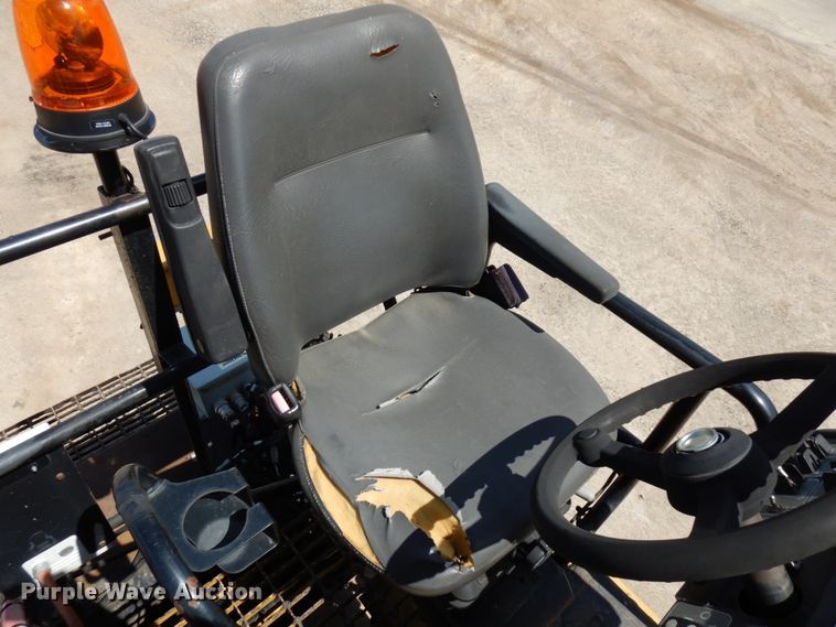 image for item IT9284 2012 Caterpillar AP1055E  paver