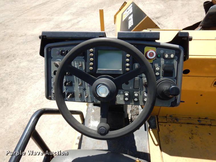 image for item IT9284 2012 Caterpillar AP1055E  paver