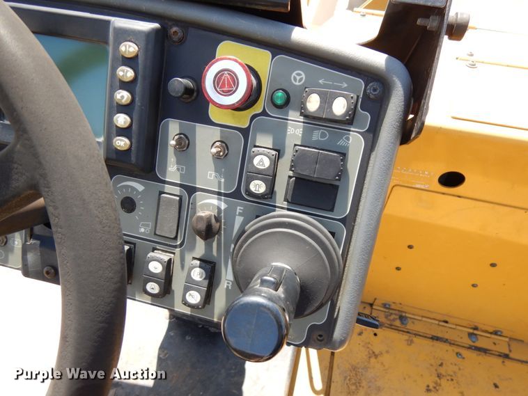 image for item IT9284 2012 Caterpillar AP1055E  paver