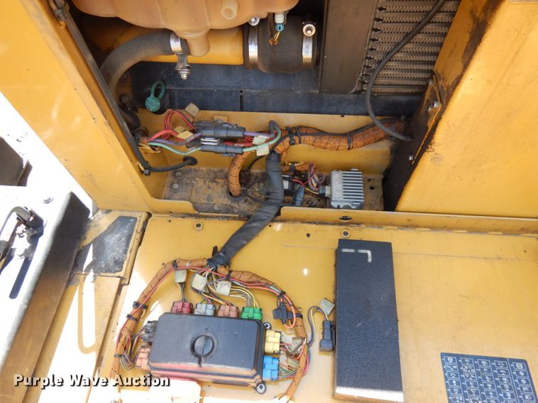 image for item IT9284 2012 Caterpillar AP1055E  paver