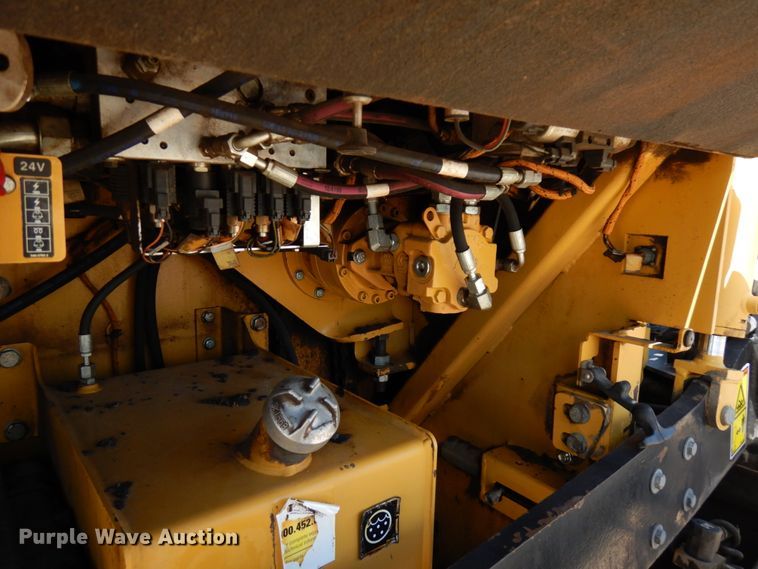 image for item IT9284 2012 Caterpillar AP1055E  paver