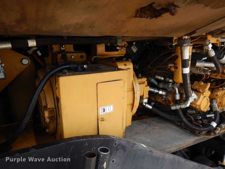 image for item IT9284 2012 Caterpillar AP1055E  paver