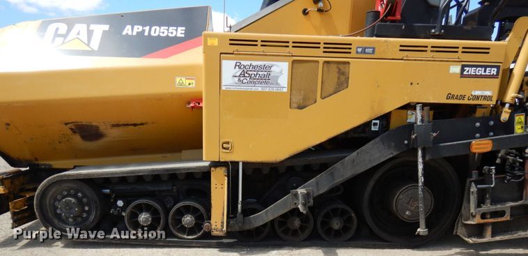 image for item IT9284 2012 Caterpillar AP1055E  paver