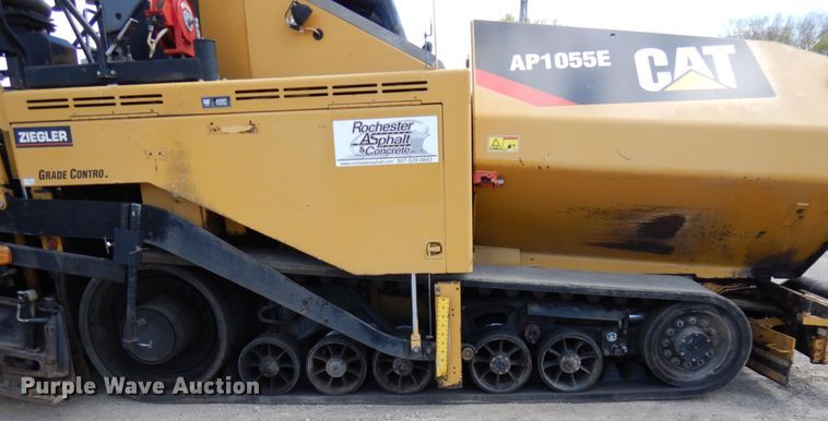 image for item IT9284 2012 Caterpillar AP1055E  paver