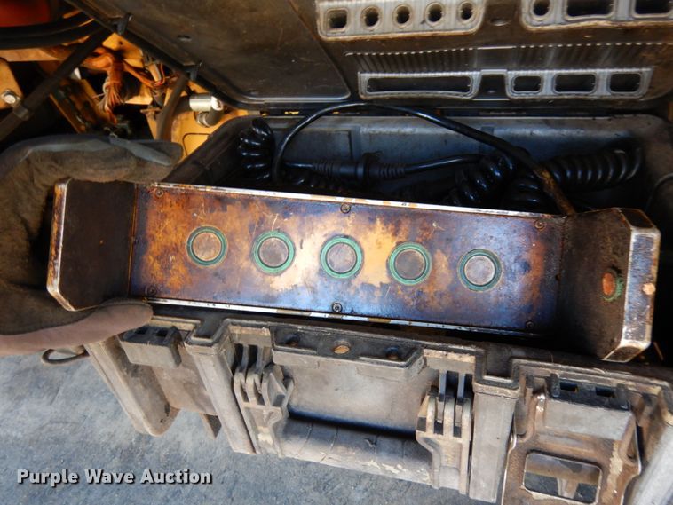 image for item IT9284 2012 Caterpillar AP1055E  paver