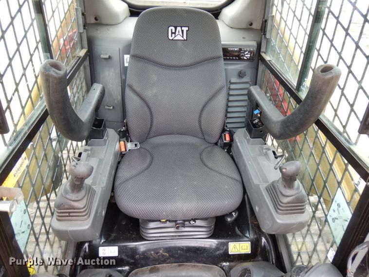 image for item IT9285 2019 Caterpillar 279D3  tracked skid steer loader