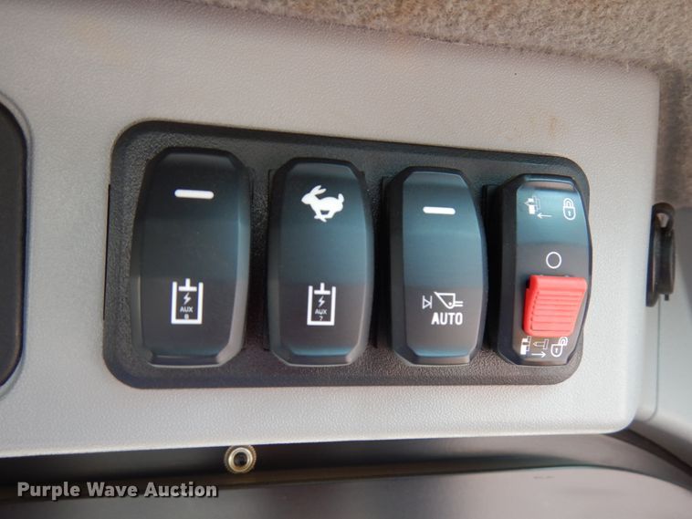 image for item IT9285 2019 Caterpillar 279D3  tracked skid steer loader