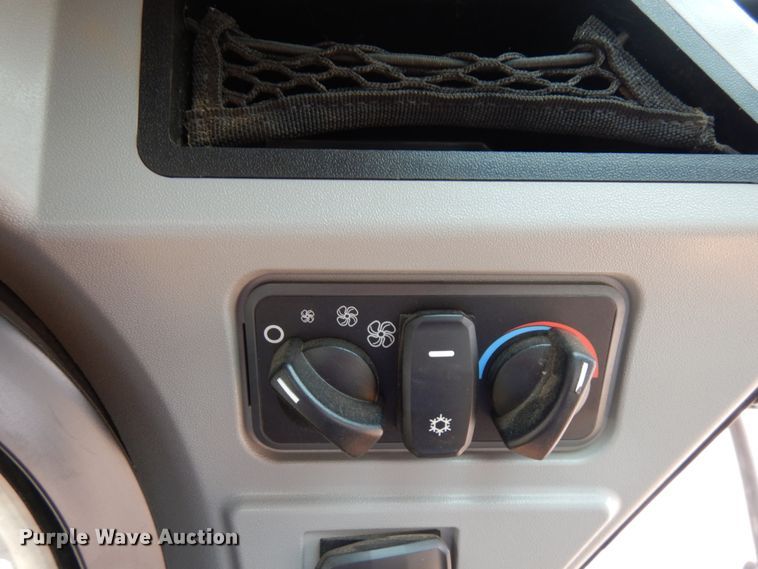 image for item IT9285 2019 Caterpillar 279D3  tracked skid steer loader