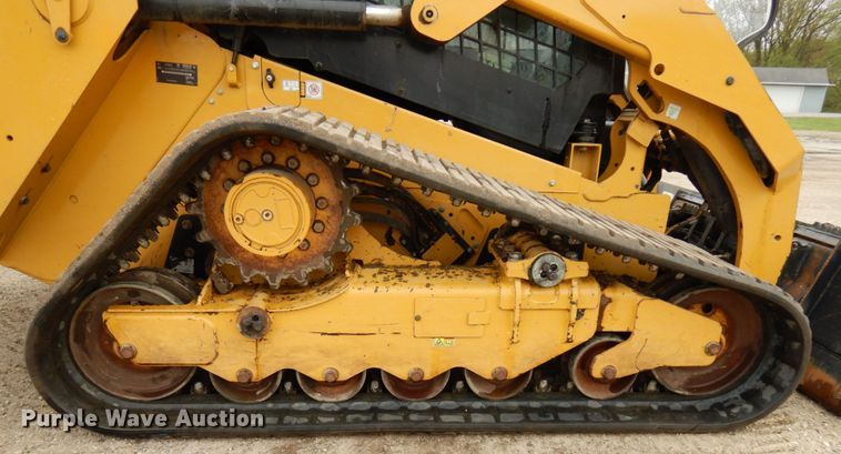 image for item IT9285 2019 Caterpillar 279D3  tracked skid steer loader